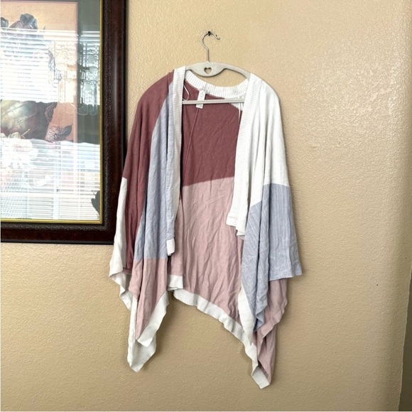 Lululemon Hatha Wrap Size OneSize 
Does have a pint stain see last picture - Picture 2 of 5